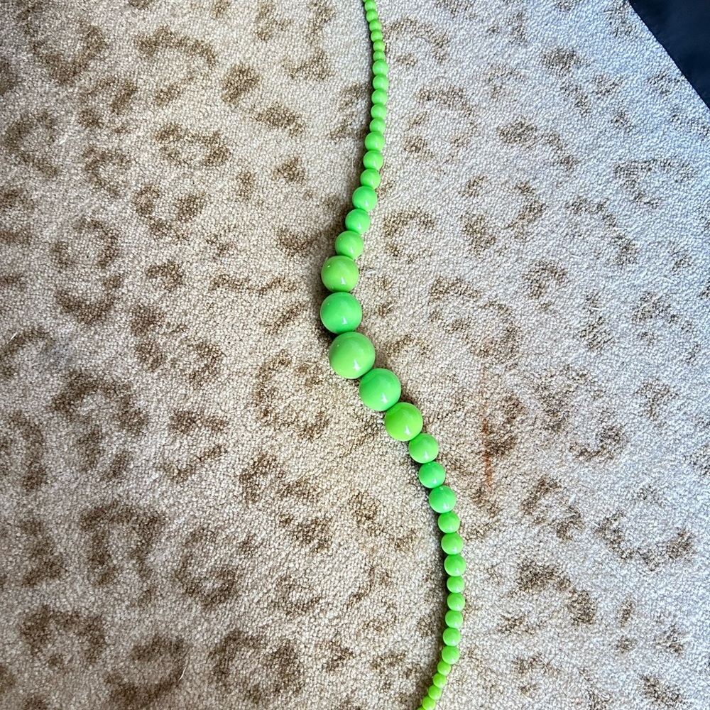 Green Beaded Statement Necklace - Women Jewelry - Picture 3 of 3